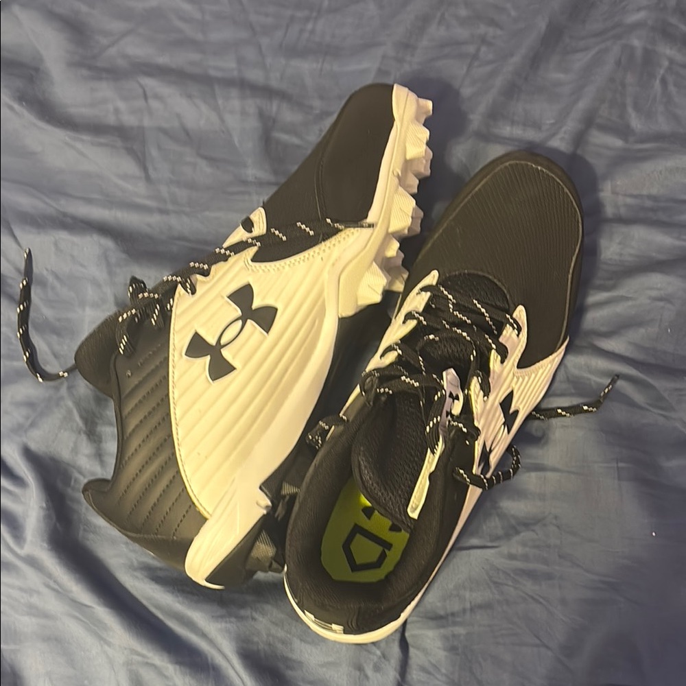 Under Armour Black and White Athletic Shoes